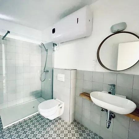 Apartamento Lakeside Next To In